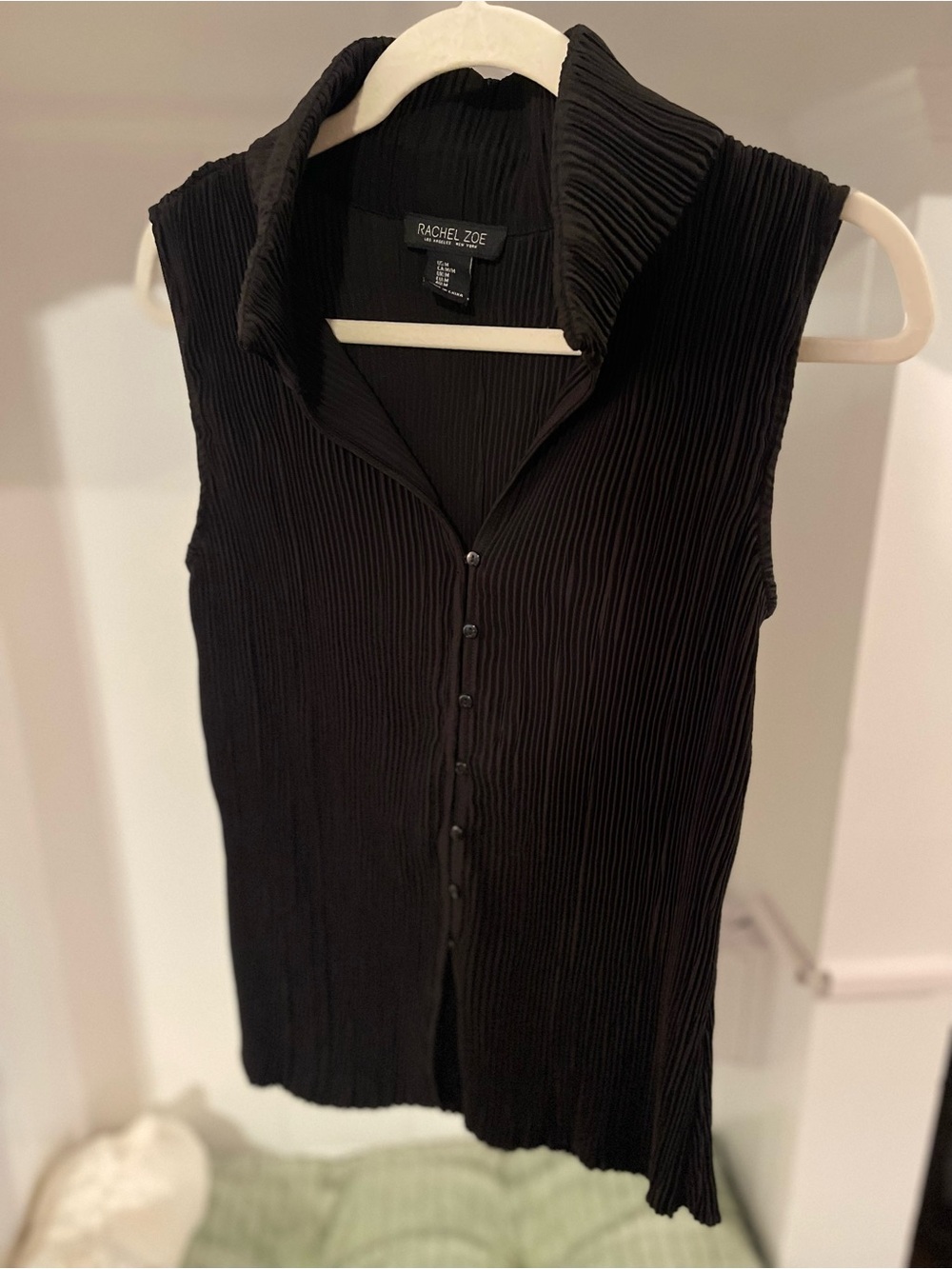 Black sleeveless blouse size M